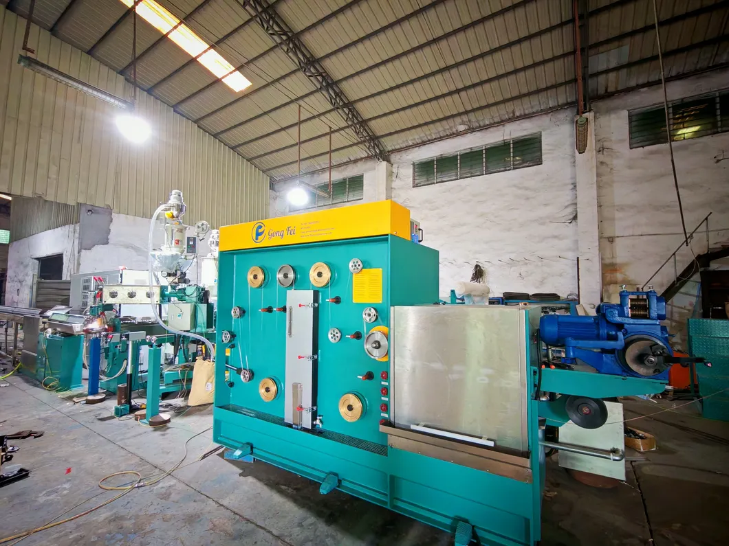 Ligne d'extrusion de câble LAN haute vitesse. 1
