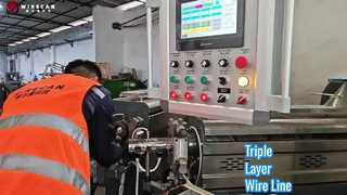 Extension de la capacité de fabrication avec une ligne complète de co-extrusion à trois couches de 80+60+50 mm