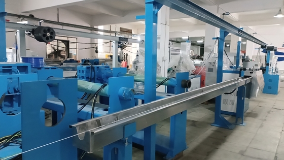 Machine de fabrication de câbles réseau 50+35 ligne d'extrusion de fil de commande PLC