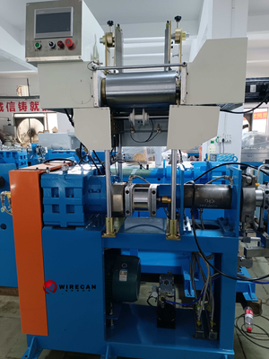Machine de alimentation automatique de câble d'équipement d'opération automatique