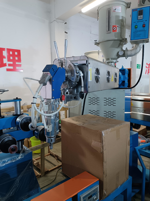 Machine de fabrication de câbles réseau 50+35 ligne d'extrusion de fil de commande PLC