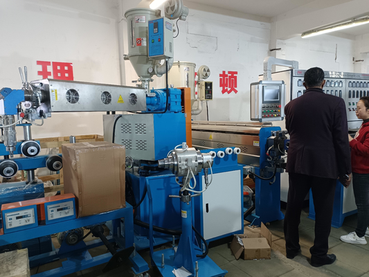 φ90mm+φ50mm Machine d'extrusion de câbles et de câbles à haute vitesse