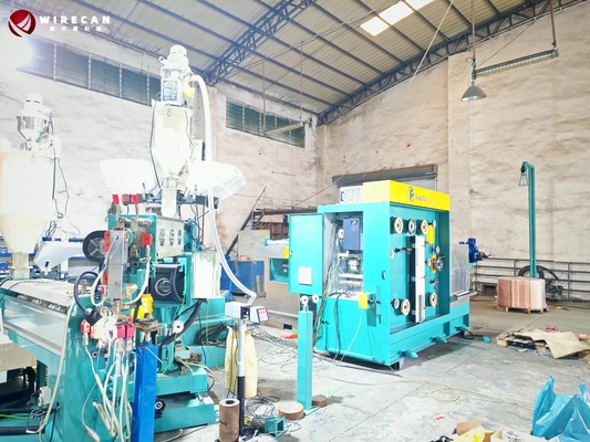 Ligne d'extrusion de câble LAN haute vitesse.