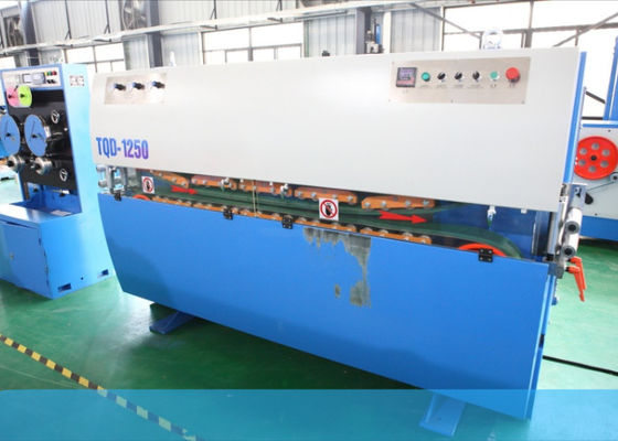 Dispositif de traction pneumatique pour la ligne de câblage extérieur en fibre optique